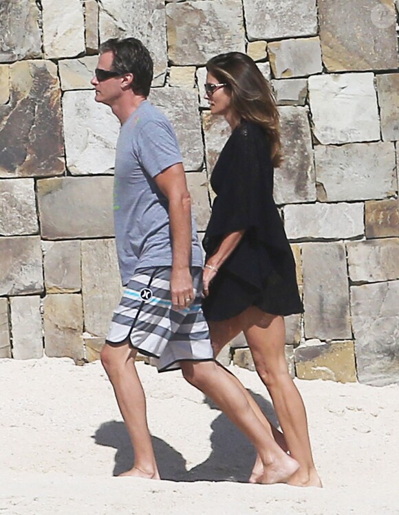 Exclusif - Rande Gerber et Cindy Crawford - George Clooney avec Amal Alamuddin et leurs amis Cindy Crawford et Rande Gerber pendant leurs vacances à Cabo San Lucas le 1 janvier 2015 au Mexique.