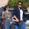Katy Perry et son petit ami John Mayer se baladent et font du shopping à Hollywood. Katy ne porte plus l'alliance qu'elle avait à l'annulaire gauche lors de la Saint-Valentin alors que des rumeurs de fiançailles se font de plus en plus préssantes. Le 16 février 2014
