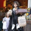 Halle Berry fait des courses au Bristol Farms avec sa fille Nahla à Beverly Hills, le 12 janvier 2015.