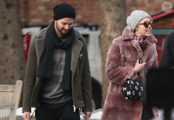 Exclusif - Arnold Schwarzenegger, sa compagne Heather Milligan, son fils Patrick Schwarzenegger et sa petite-amie Miley Cyrus lors d'un week-end en famille à Sun Valley, le 27 décembre 2014.