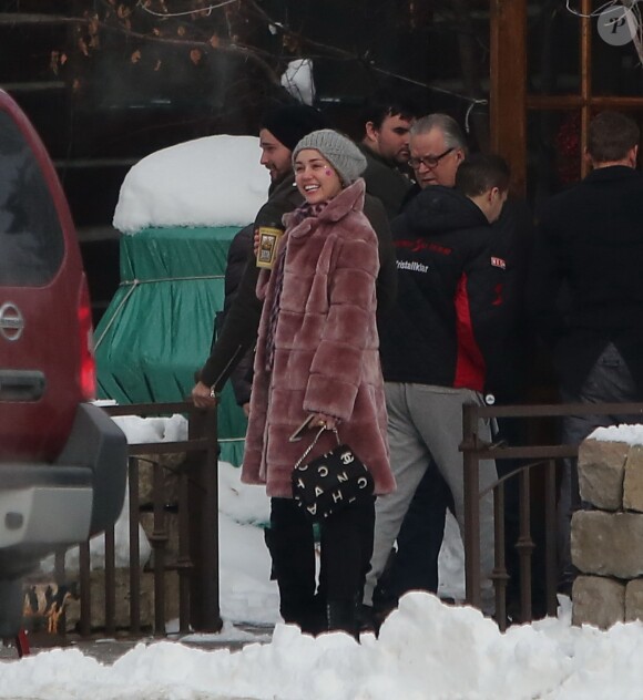 Exclusif - Arnold Schwarzenegger, sa compagne Heather Milligan, son fils Patrick Schwarzenegger et sa petite-amie Miley Cyrus lors d'un week-end en famille à Sun Valley, le 27 décembre 2014.