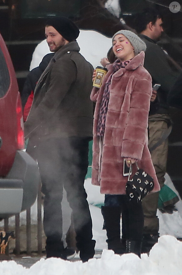 Exclusif - Arnold Schwarzenegger, sa compagne Heather Milligan, son fils Patrick Schwarzenegger et sa petite-amie Miley Cyrus lors d'un week-end en famille à Sun Valley, le 27 décembre 2014.