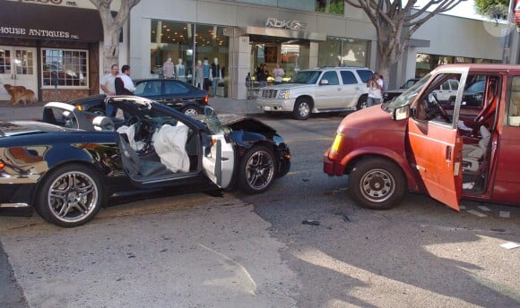 La voiture de Lindsay Lohan, accidentée, à Los Angeles, le 4 octobre 2005