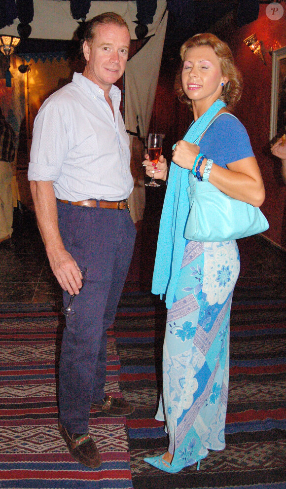 James Hewitt, ex-amant de Lady Di, avec sa compagne en juillet 2006 lors d'une fête à Marbella