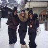 Sido­nie Biemont, Caro­line Boutier (Dilemme, Cash or Play) et Emilie Nef Naf en vacances au ski. Janvier 2015.
