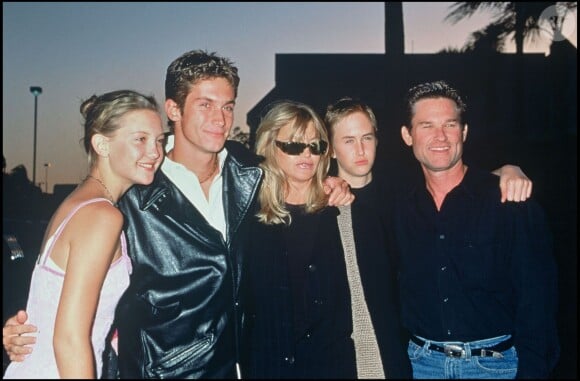 Goldie Hawn, Kurt Russell, Kate et Oliver Hudson et Wyatt Russell le 30 avril 1997. 