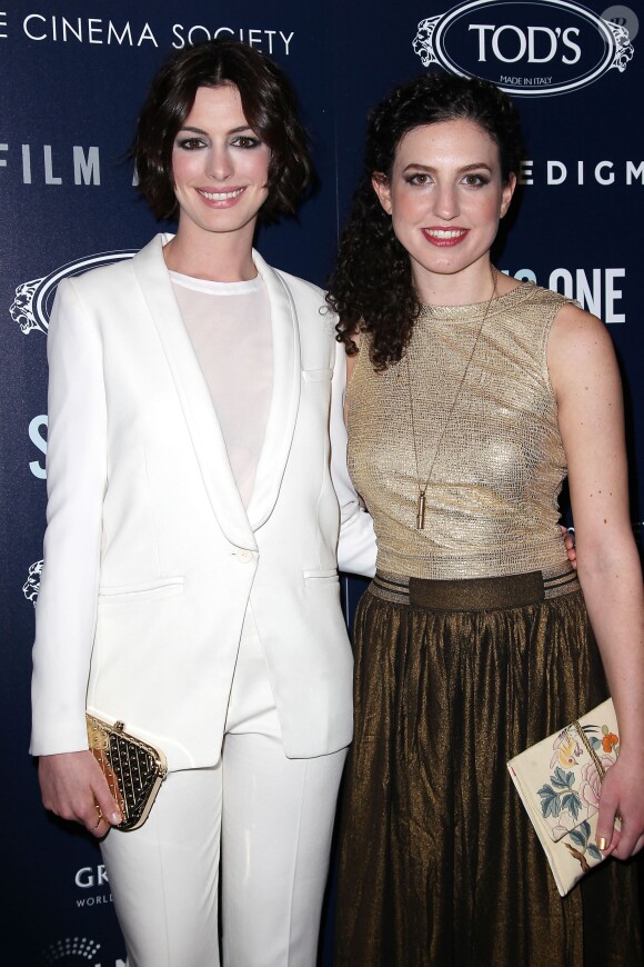 Anne Hathaway et Kate Barker-Froyland lors d'une présentation de Song One au Landmark Sunshine Cinemas de New York le 20 janvier 2015.