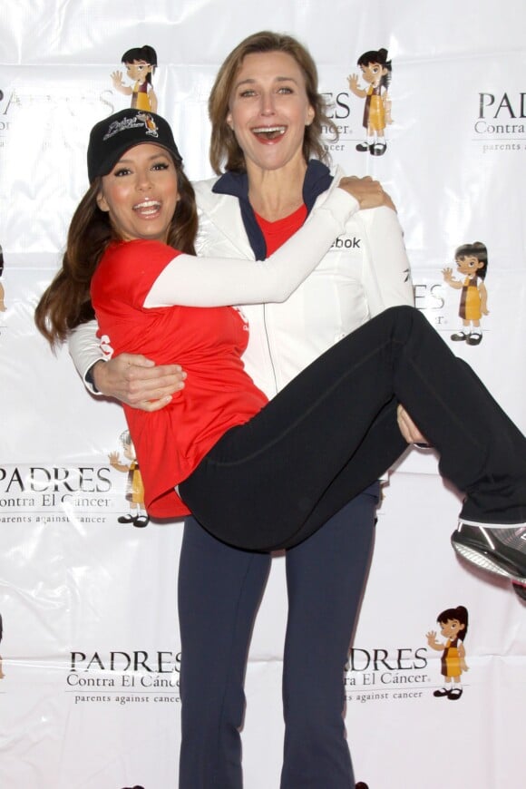 Eva Longoria et Brenda Strong à Los Angeles, le 26 février 2011.