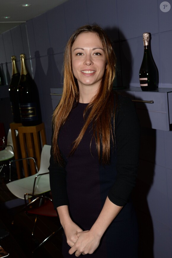 Dounia Coesens - Galette des rois au show room Nicolas Feuillatte à Paris. Janvier 2015.
