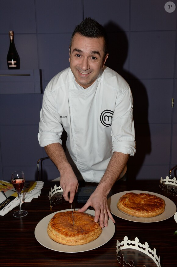 Marc Boissieux (gagnant de Masterchef) - Galette des rois au show room Nicolas Feuillatte à Paris. Janvier 2015.