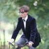 Exclusif - Eddie Redmayne en Stephen Hawking sur le tournage du film "The Theory of Everything : The Story of Stephen Hawking" à Cambridge, le 25 septembre 2013.