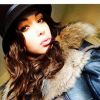 Nabilla a dévoilé une photo d'elle habillée de vêtements de luxe. Janvier 2015.