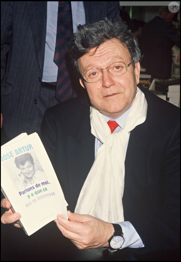 José Artur, au Salon du Livre à Paris en 1988. 