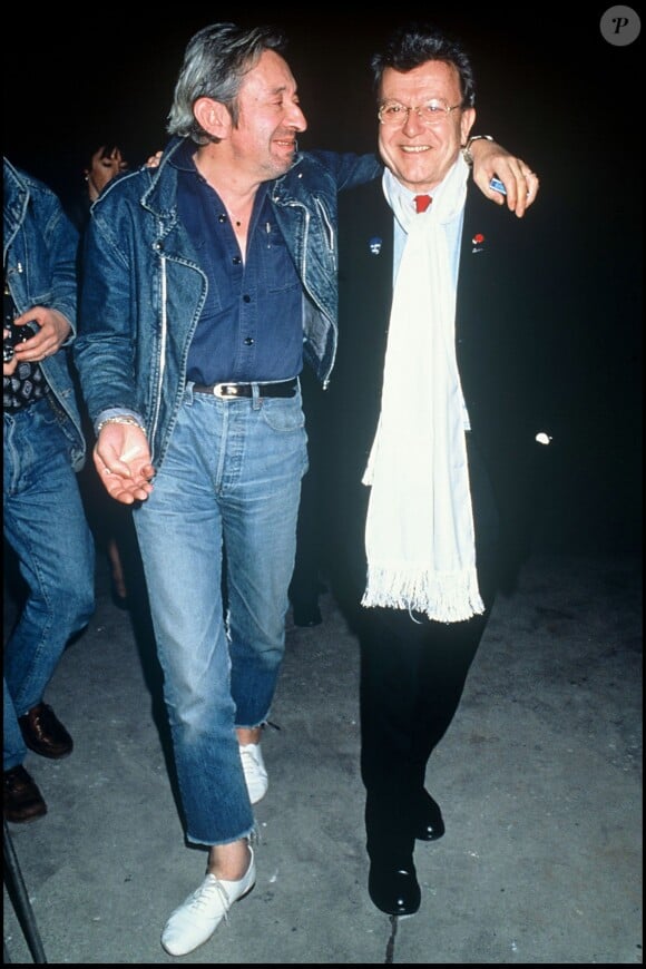 José Artur et Serge Gainsbourg à Paris pose en 1990.