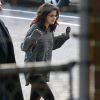 Exclusif - Selena Gomez, sans maquillage, arrive sur le tournage du film "The Revised Fundamentals of Caregiving" à Atlanta, le 17 et 18 janvier 2015. 