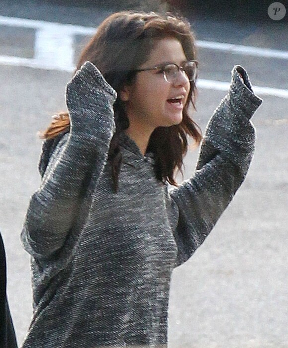 Exclusif - Selena Gomez, sans maquillage, arrive sur le tournage du film "The Revised Fundamentals of Caregiving" à Atlanta, le 17 et 18 janvier 2015.  