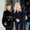 Goldie Hawn et Donatella Versace à la Chambre de commerce et d'industrie pourle  défilé Atelier Versace haute couture printemps-été 2015 à Paris, le 25 janvier 2015.