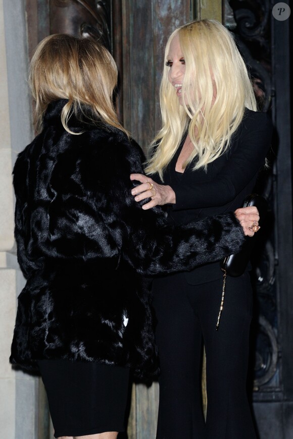Goldie Hawn et Donatella Versace à la Chambre de commerce et d'industrie pour le défilé Atelier Versace haute couture printemps-été 2015 à Paris, le 25 janvier 2015.
