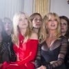 Kate Hudson, Goldie Hawn et Michelle Rodriguez à la Chambre de commerce et d'industrie pour le défilé Atelier Versace haute couture printemps-été 2015 à Paris, le 25 janvier 2015.