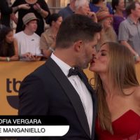 Sofia Vergara : Bisou et énorme bague au bras de son fiancé Joe Manganiello