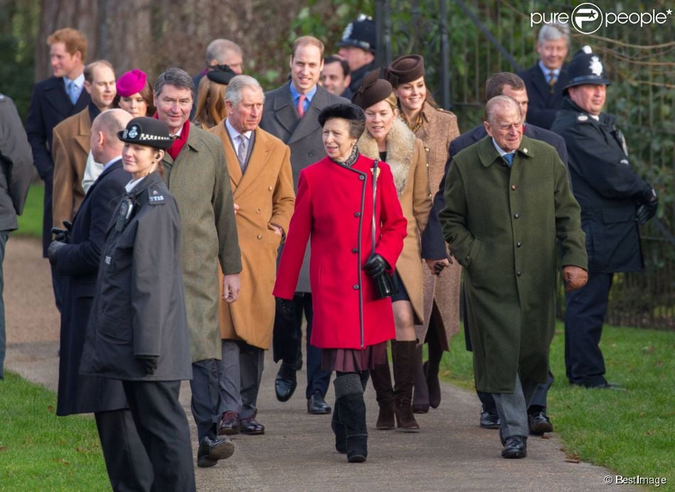  Le prince Philip, duc d&#039;Edimbourg, et la famille royale britannique lors de la messe de Noël à Sandringham le 25 décembre 2014 