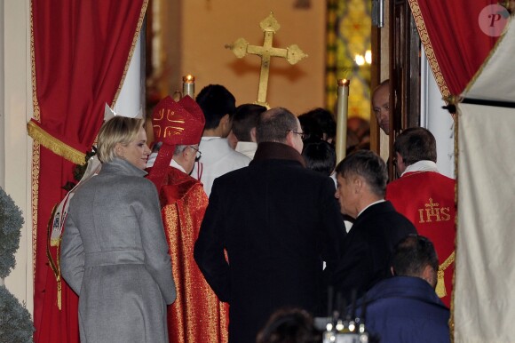 Le prince Albert II de Monaco et la princesse Charlene célébraient la Sainte Dévote, le 26 janvier 2015 sur le port Hercule. Ils ont embrasé ensemble la barque rappelant la légende de la martyre corse devenue sainte patronne de la principauté.