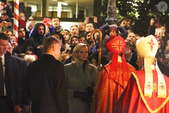 Le prince Albert II de Monaco et la princesse Charlene ont pris part aux traditionnelles célébrations de Sainte Dévote, le 26 janvier 2015 sur le port Hercule. Ils ont embrasé ensemble la barque rappelant la légende de la martyre corse devenue sainte patronne de la principauté.