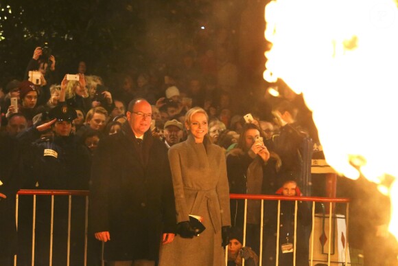Le prince Albert II de Monaco et la princesse Charlene ont pris part aux traditionnelles célébrations de Sainte Dévote, le 26 janvier 2015 sur le port Hercule. Ils ont embrasé ensemble la barque rappelant la légende de la martyre corse devenue sainte patronne de la principauté.