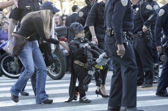 Batkid alias Miles Scott (5 ans), atteint d'une leucémie,  à San Francisco, le 15 novembre 2013.