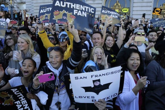 Batkid (5 ans), atteint d'une leucémie, applaudi à San Francisco, le 15 novembre 2013.