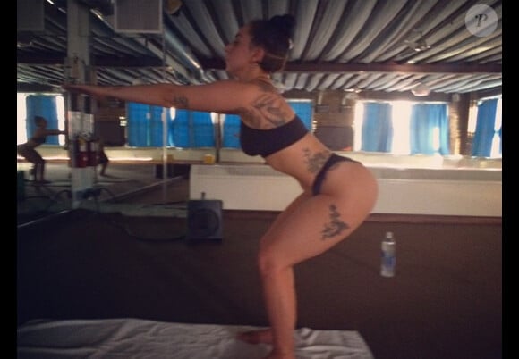Séance de yoga et lendemain de soirée difficile pour Lady Gaga le 25 janvier 2015.