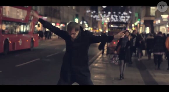 Le clip du nouveau single On va, on vient, on rêve issu du dernier album de Julien Clerc Partout la musique vient a été dévoilé le 29 janvier 2015. Il met en scène un jeune homme anglais qui espère bien retrouver sa petite amie à la fin de la journée, on suit son parcours dans les rues de Londres.