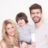 Shakira prend la pose avec son mari Gerard Piqué et leur fils Milan, le 19 janvier 2015