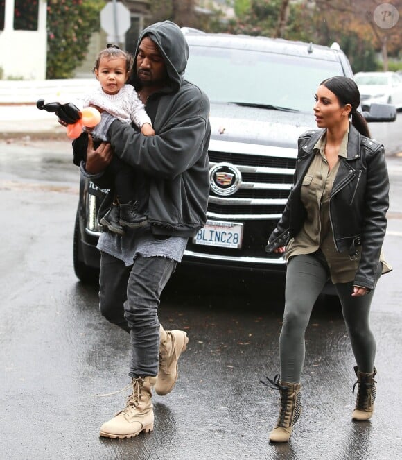 Exclusif - Kim Kardashian, Kanye West et leur fille North à Brentwood, Los Angeles, le 10 janvier 2015.
