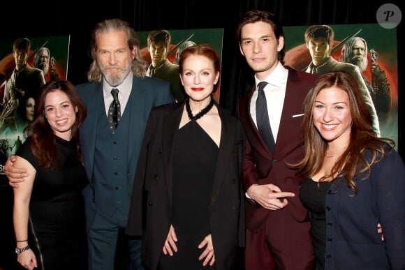 Jillian Share, Jeff Bridges, Julianne Moore, Ben Barnes et Erica Lee à la première du "Septième fils" à New York, le 30 janvier 2015.