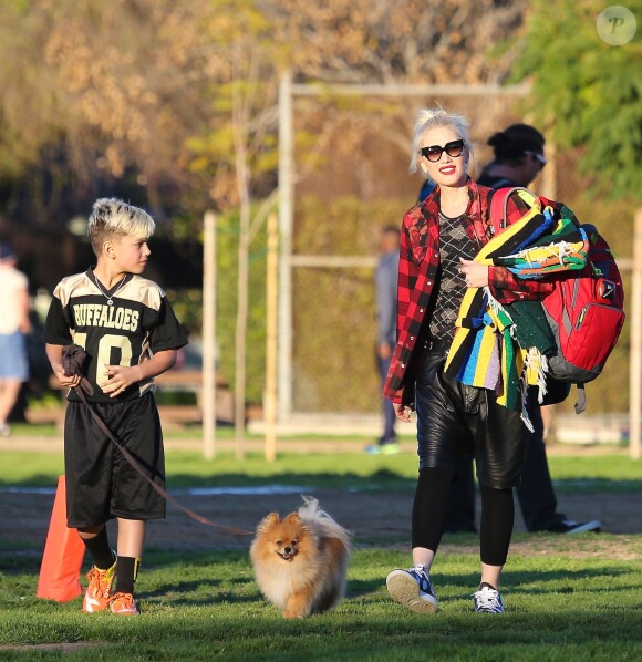 Gwen Stefani et Gavin Rossdale passent le dimanche au parc avec leurs trois garçons, à Los Angeles le 1er février 2015.
