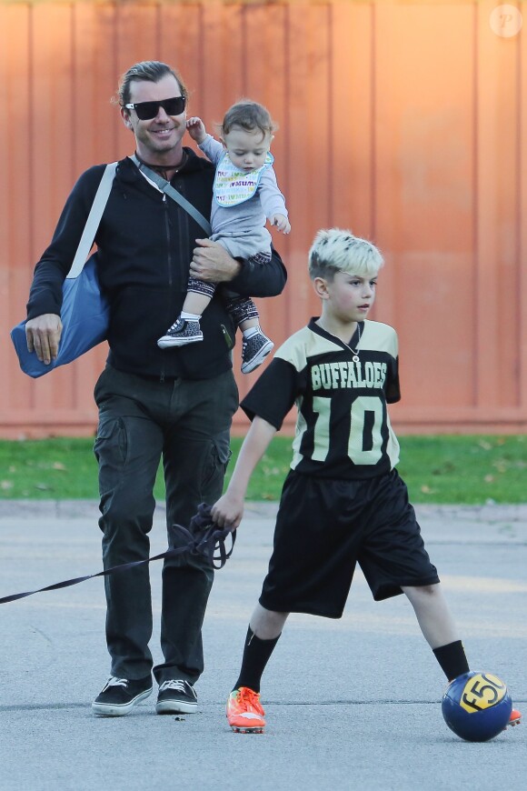 Gwen Stefani et Gavin Rossdale passent le dimanche au parc avec leurs trois garçons, à Los Angeles le 1er février 2015.
