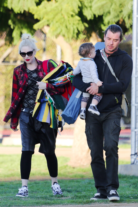 Gwen Stefani et Gavin Rossdale passent le dimanche au parc avec leurs trois garçons, à Los Angeles le 1er février 2015.