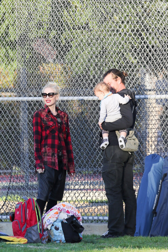 Gwen Stefani et Gavin Rossdale passent le dimanche au parc avec leurs trois garçons, à Los Angeles le 1er février 2015.