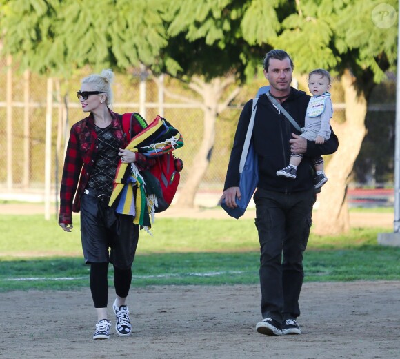 Gwen Stefani et Gavin Rossdale passent le dimanche au parc avec leurs trois garçons, à Los Angeles le 1er février 2015.
