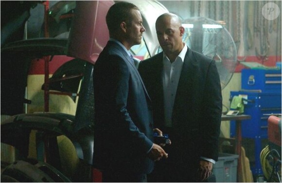 Paul Walker et Vin Diesel dans Fast & Furious 7.