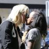 Exclusif - Prix Spécial - Ireland Baldwin échange un baiser avec la rappeuse Angel Haze après avoir déjeuné avec des amis à Sherman Oaks, le 3 juin 2014.