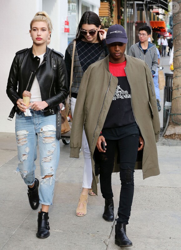 Kendall Jenner et Ireland Baldwin photographiées à New York le 17 décembre 2014  