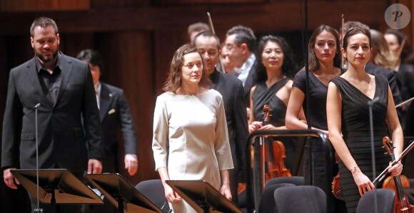 Exclusif - Steven Humes, Marion Cotillard, Éric Génovèse - Marion Cotillard sur scène pour un spectacle musical unique avec l'Orchestre philharmonique à l'auditorium Rainer III de Monte-Carlo à Monaco le 8 février 2015. 