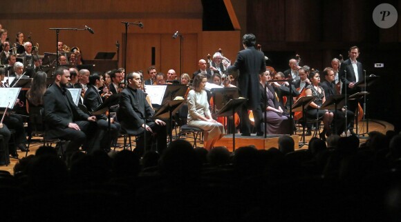 Exclusif - Éric Génovèse, Marion Cotillard, Kazuki Yamada - Marion Cotillard sur scène pour un spectacle musical unique avec l'Orchestre philharmonique à l'auditorium Rainer III de Monte-Carlo à Monaco le 8 février 2015. 