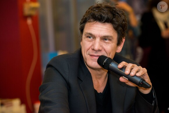 Exclusif - Le chanteur Marc Lavoine en promotion pour son livre "L'homme qui ment" à Bruxelles en Belgique le 3 février 2015.