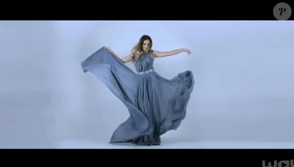 Clara Morgane dans son clip ÈVE, dévoilé le 13 février 2015