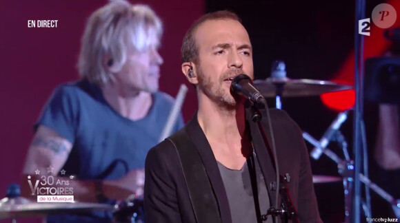 Calogero aux 30e Victoires de la musique, au Zénith de Paris, le 13 février 2015.