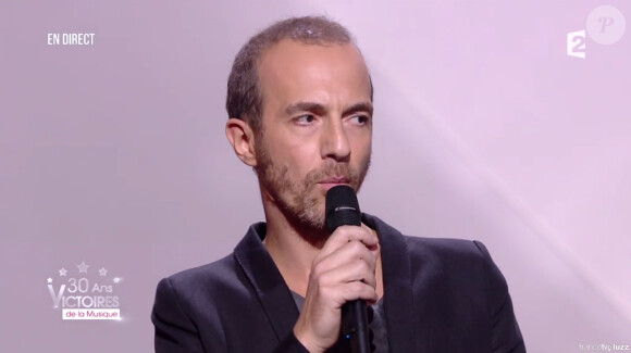 Calogero aux 30e Victoires de la musique, au Zénith de Paris, le 13 février 2015.