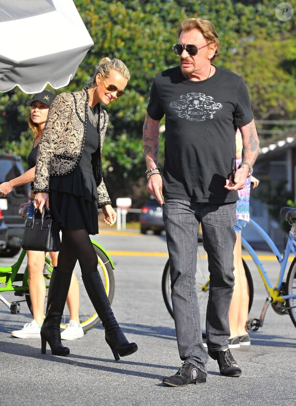 Johnny Hallyday se rend au Brentwood Country Mart avec sa femme Laeticia, à Brentwood, le 2 février 2015.